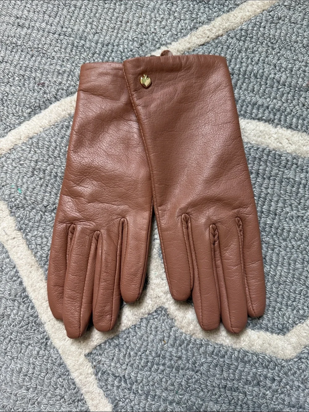 Kate Spade Cognac Goat Leather Spade Logo Gloves Brown Size S NWT